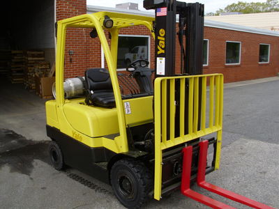 Yale ICE powered pneumatic tire forklift