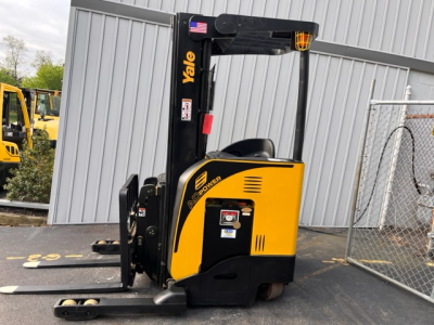 Yale NR45 narrow aisle forklift