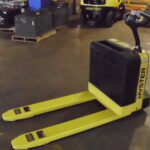 Hyster pallet truck