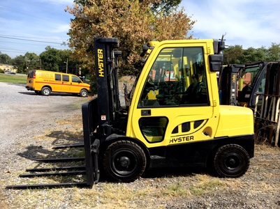 Hyster forklift ICE powered pneumatic tire