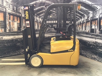 Yale ERP040 three wheel electric forklift