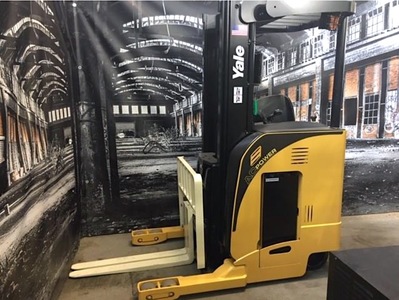 Yale narrow aisle reach truck