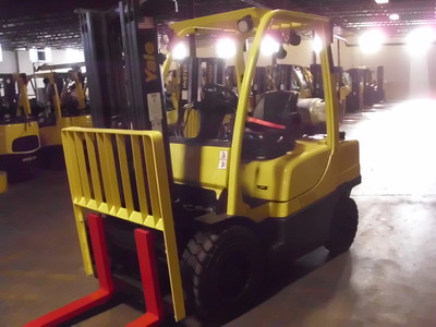 Hyster propane powered pneumatic tire forklift