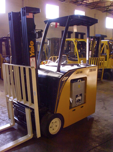 Yale electric narrow aisle forklift