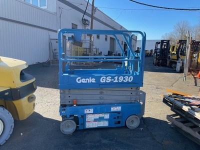 Genie GS 1930 scissor lift