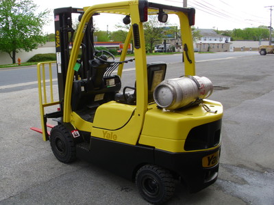 Yale ICE powered pneumatic tire forklift
