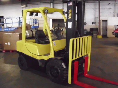 Yale propane powered pneumatic tire forklift