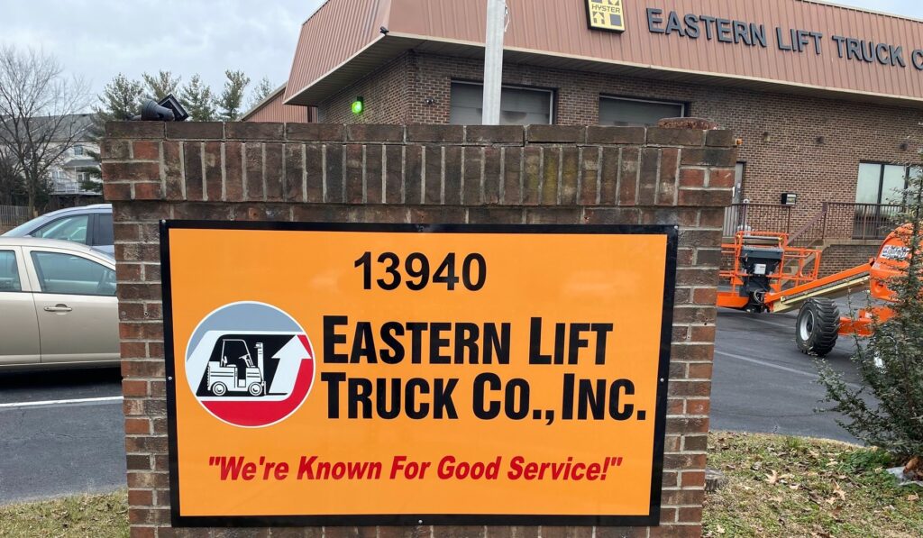 Exterior sign at Eastern Lift Truck Co Chantilly, VA facility