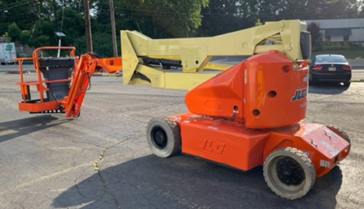 2013 JLG E400AJPN