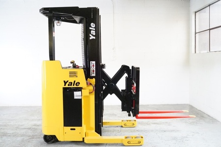 2006 Yale NR040AEN