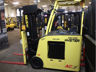 Hyster E40HSD three wheel electric forklift