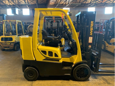 Hyster propane powered cushion tire forklift