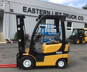 Yale ICE powered pneumatic tire forklift