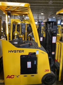 Hyster narrow aisle forklift