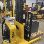 Yale MSW040SFN pallet stacker