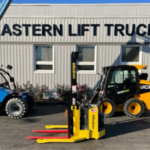 Hyster pallet stacker