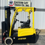 Hyster three wheel electric forklift