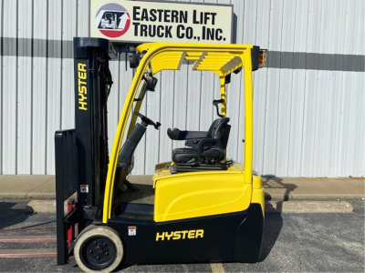 Hyster three wheel electric forklift