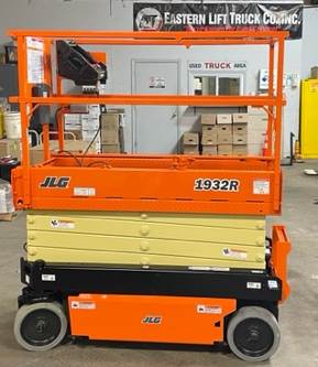 2017 JLG 1932R