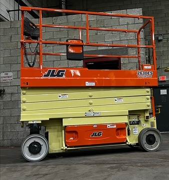 2017 JLG 2632ES