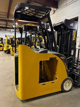 2017 Yale ESC040ADN36TQ084