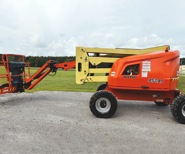 2017 JLG 450AJ