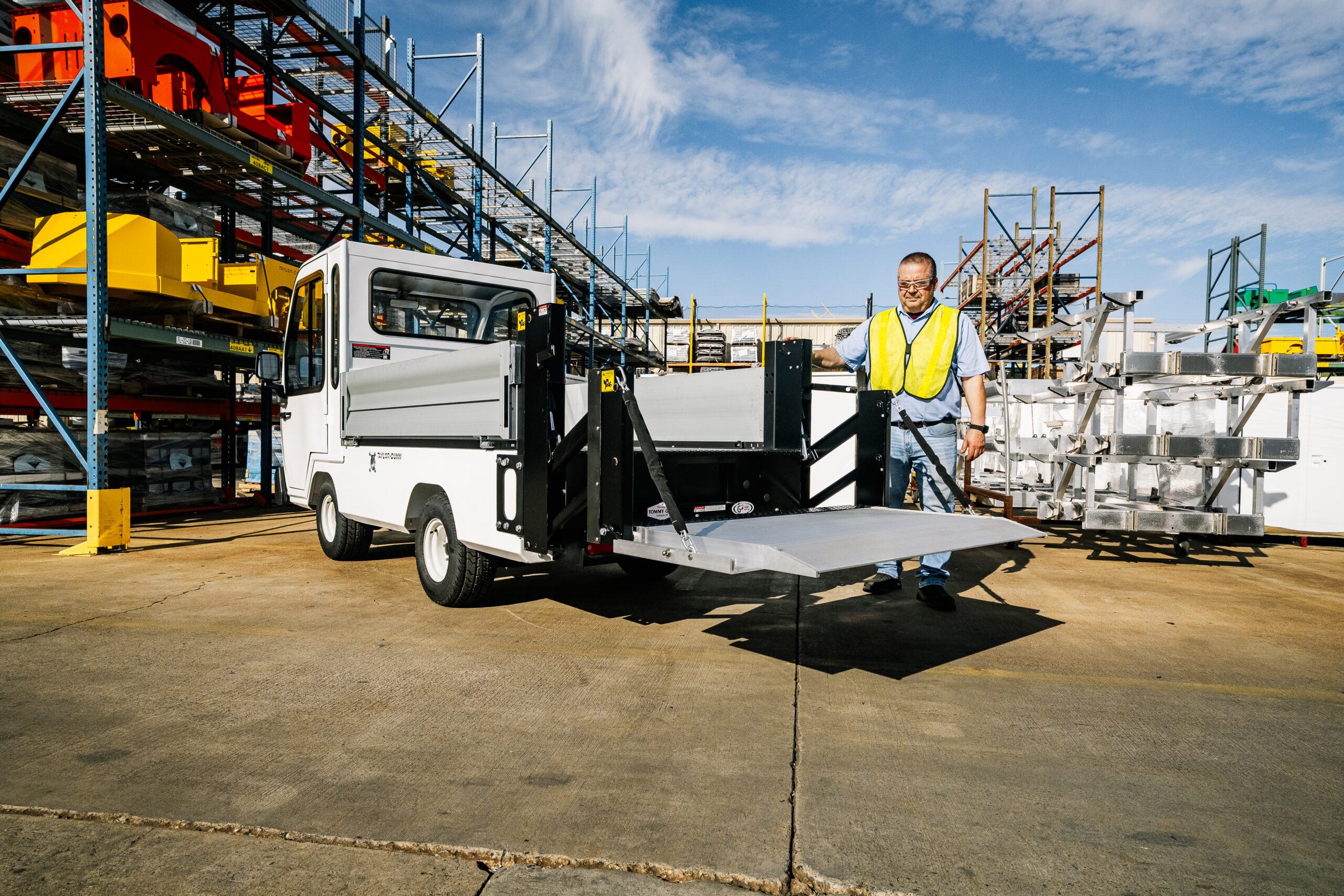 Taylor-Dunn Bigfoot XL Industrial Lift Gate