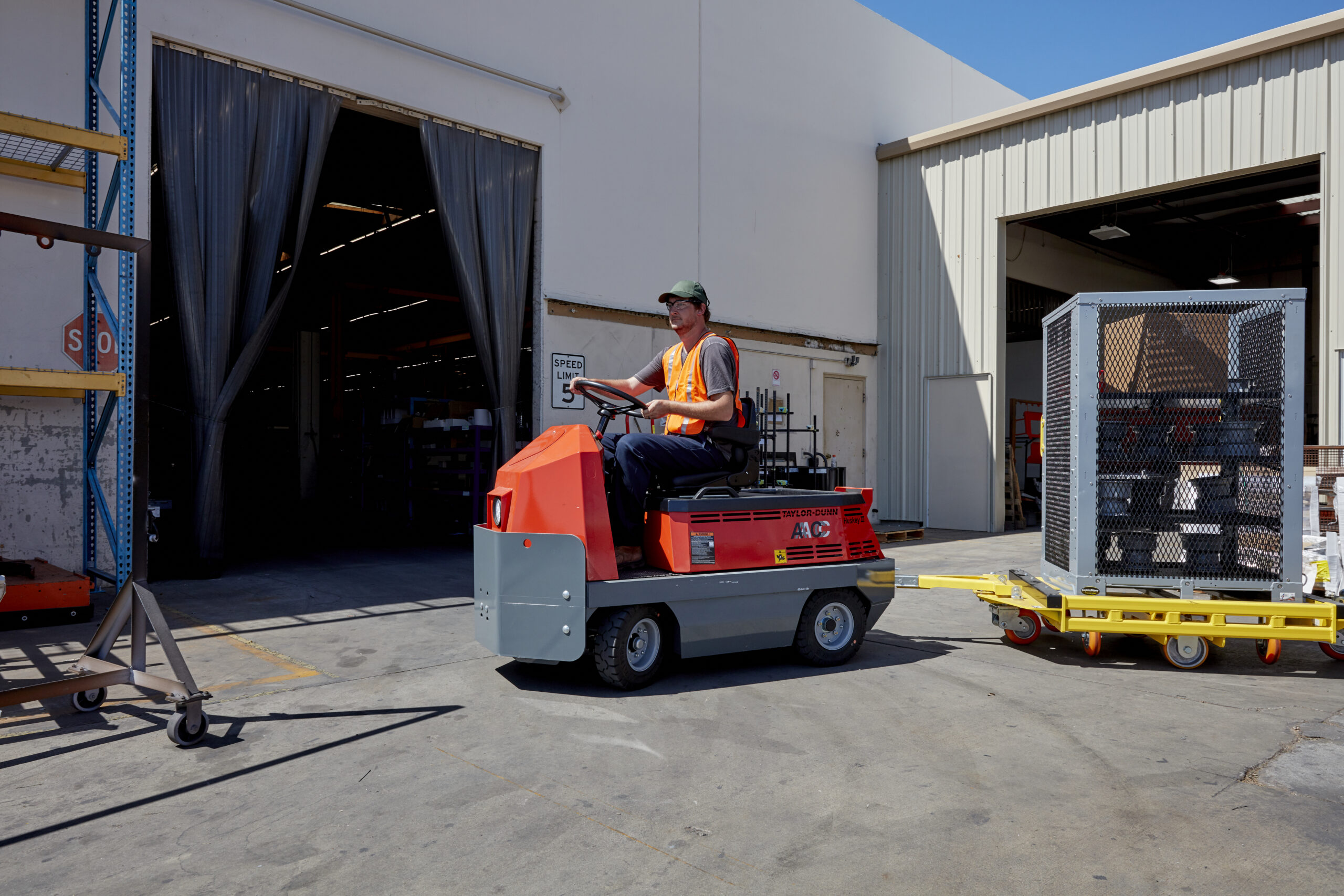 Taylor-Dunn Huskey C-426